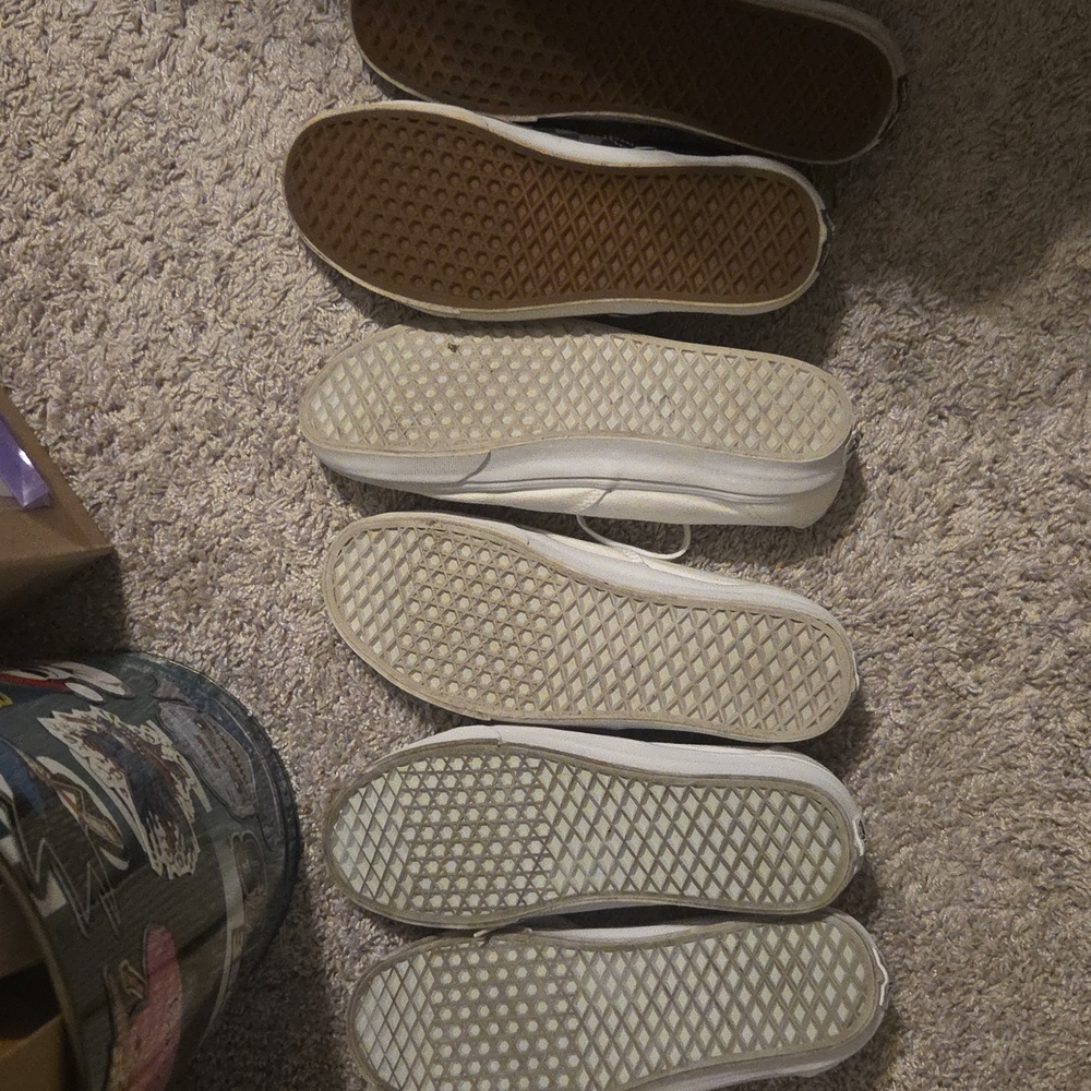 Vans Men's Classic White Sneakers - Picture 5 of 5